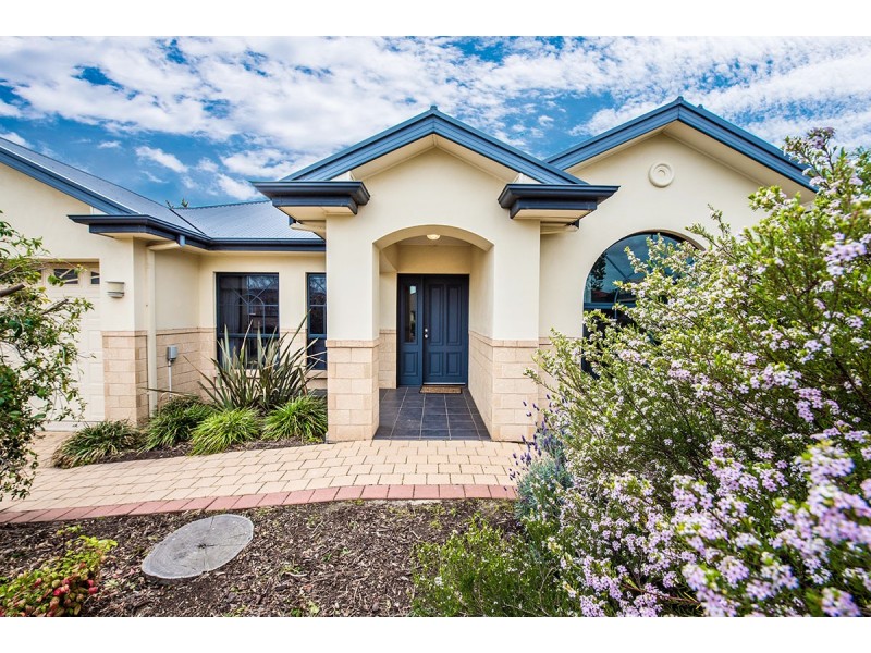 2 Marine Place, Seaford Rise SA 5169