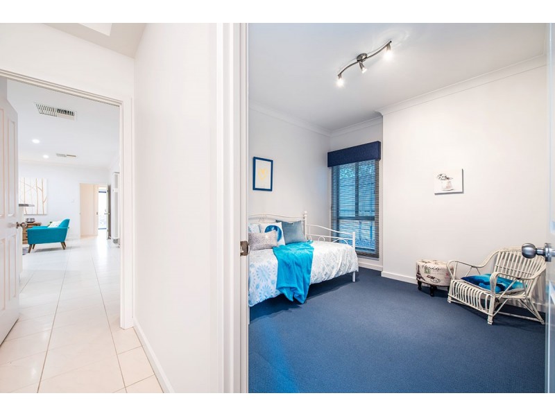 2 Marine Place, Seaford Rise SA 5169
