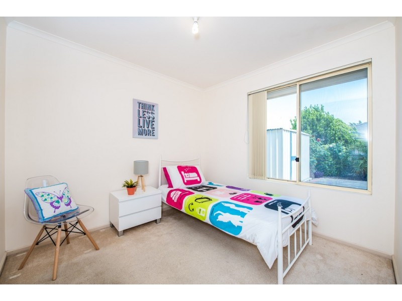 22 Shillabeer Crescent, Woodcroft SA 5162