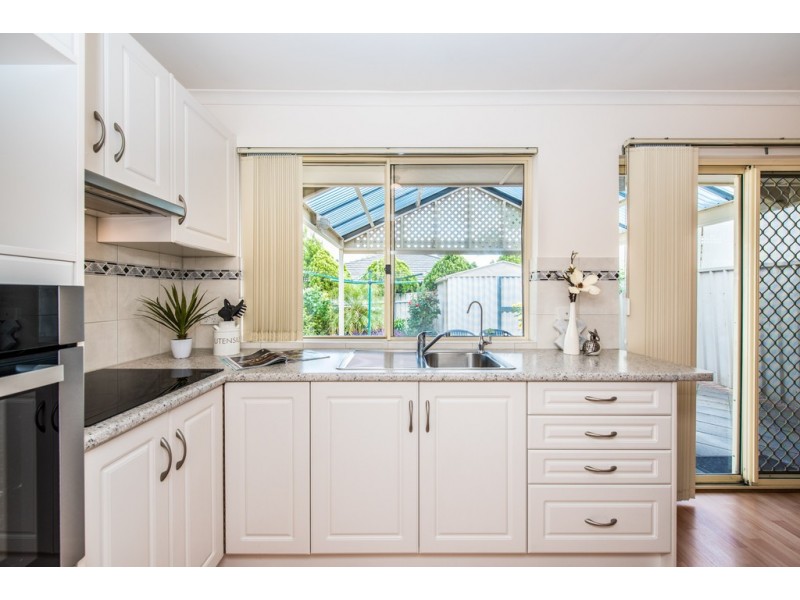 22 Shillabeer Crescent, Woodcroft SA 5162