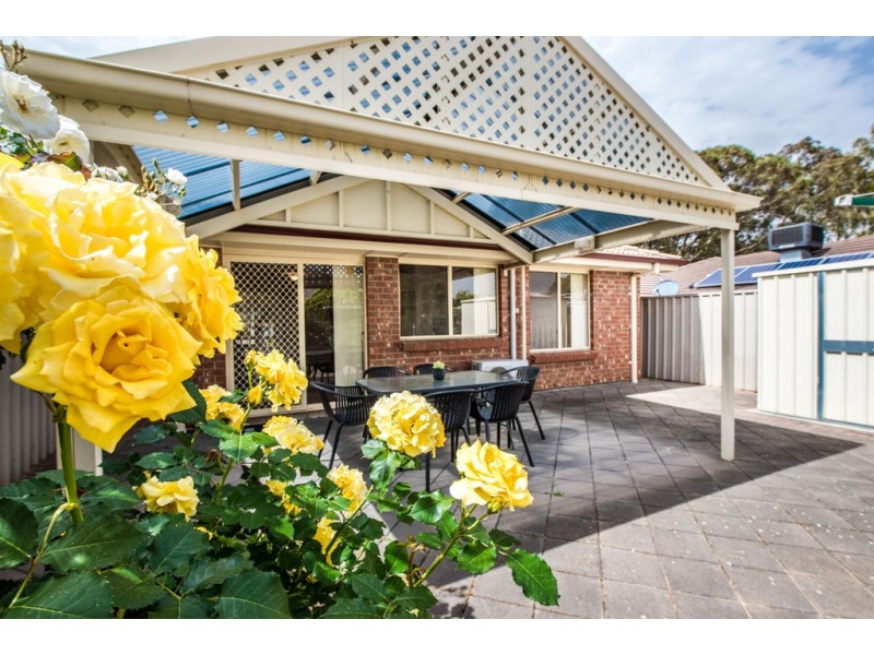 22 Shillabeer Crescent, Woodcroft SA 5162