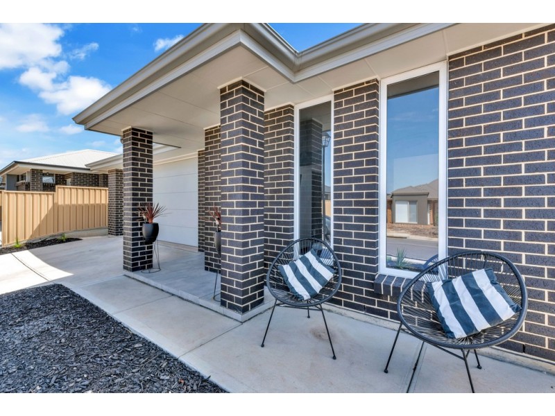 4 Fathom Crescent, Seaford Meadows SA 5169