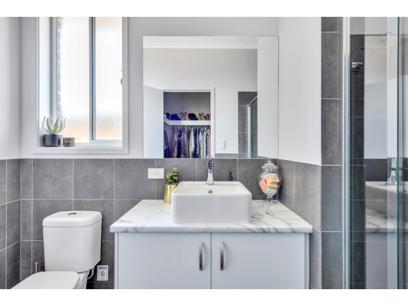 4 Fathom Crescent, Seaford Meadows SA 5169