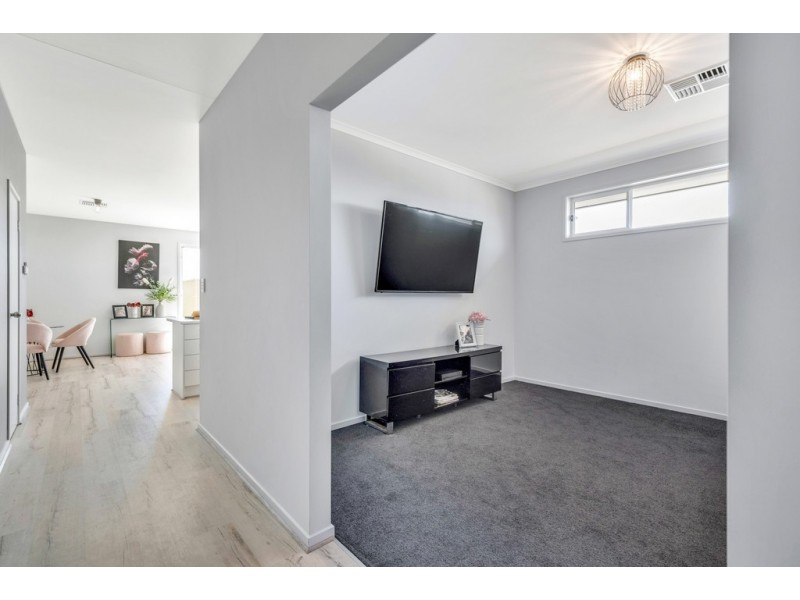 4 Fathom Crescent, Seaford Meadows SA 5169