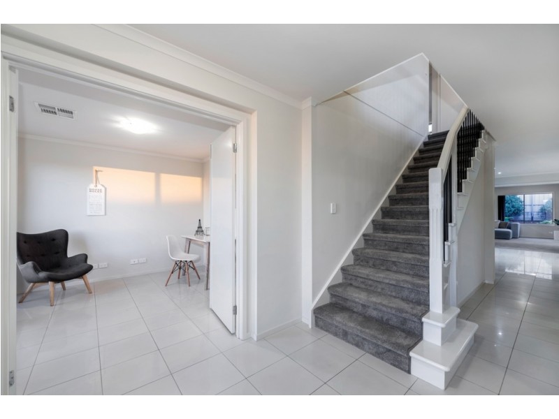 7 Kestrel Cct, Seaford Rise SA 5169
