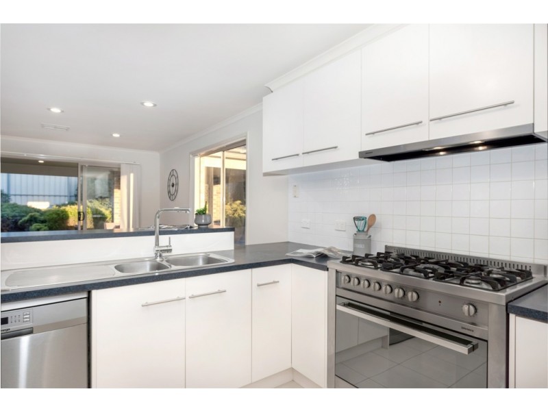 7 Kestrel Cct, Seaford Rise SA 5169