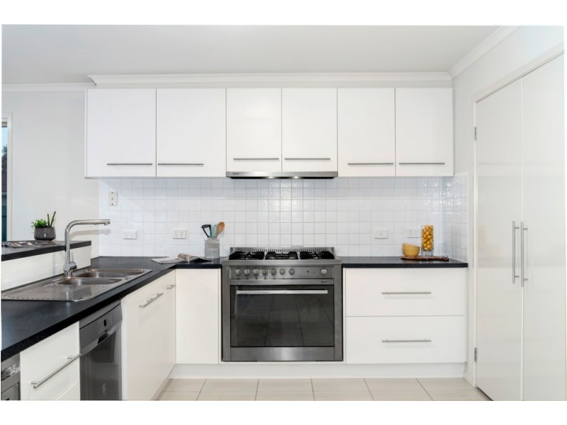 7 Kestrel Cct, Seaford Rise SA 5169