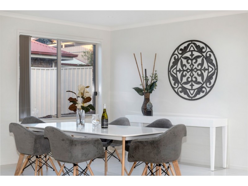 7 Kestrel Cct, Seaford Rise SA 5169