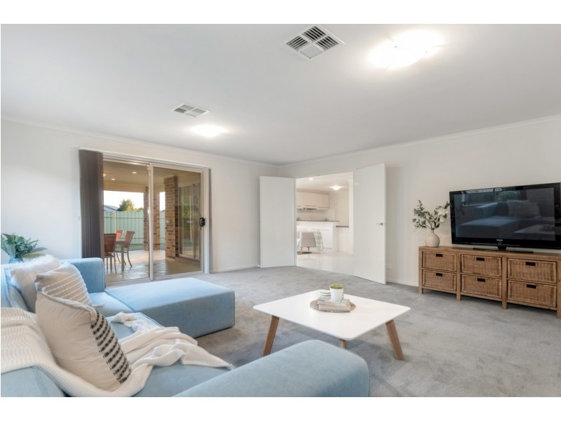7 Kestrel Cct, Seaford Rise SA 5169