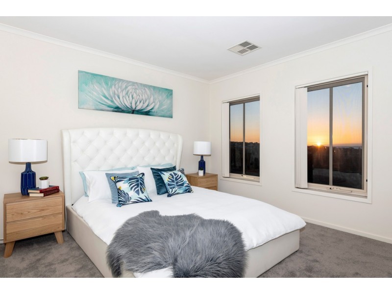 7 Kestrel Cct, Seaford Rise SA 5169