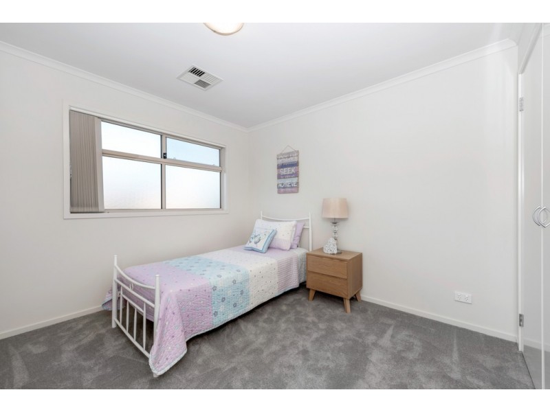 7 Kestrel Cct, Seaford Rise SA 5169