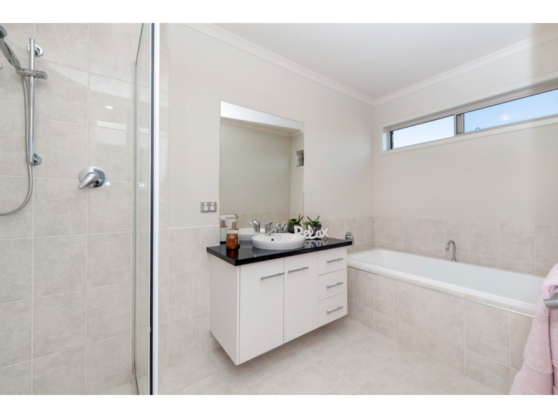 7 Kestrel Cct, Seaford Rise SA 5169