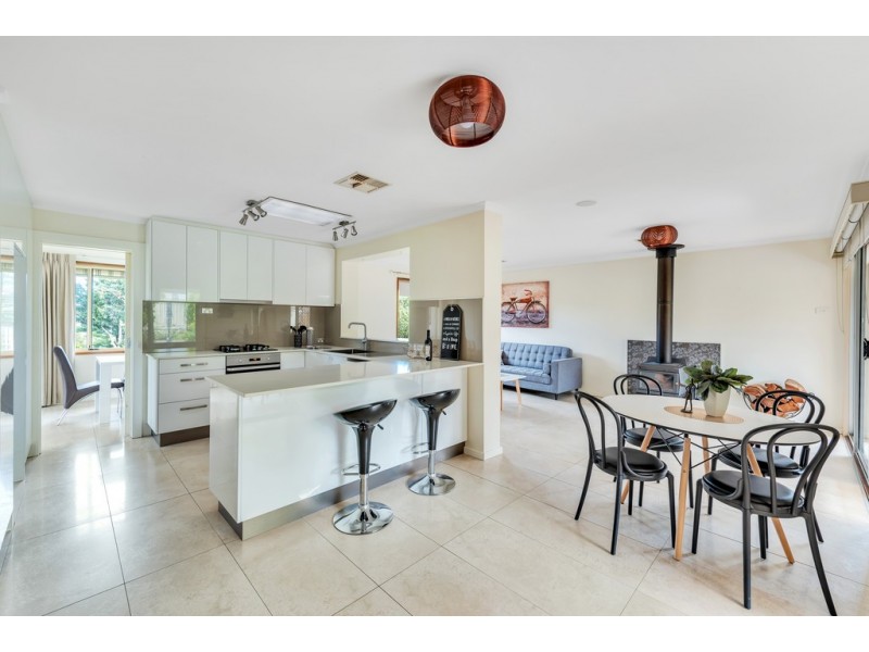 8 Streeton Court, Trott Park SA 5158