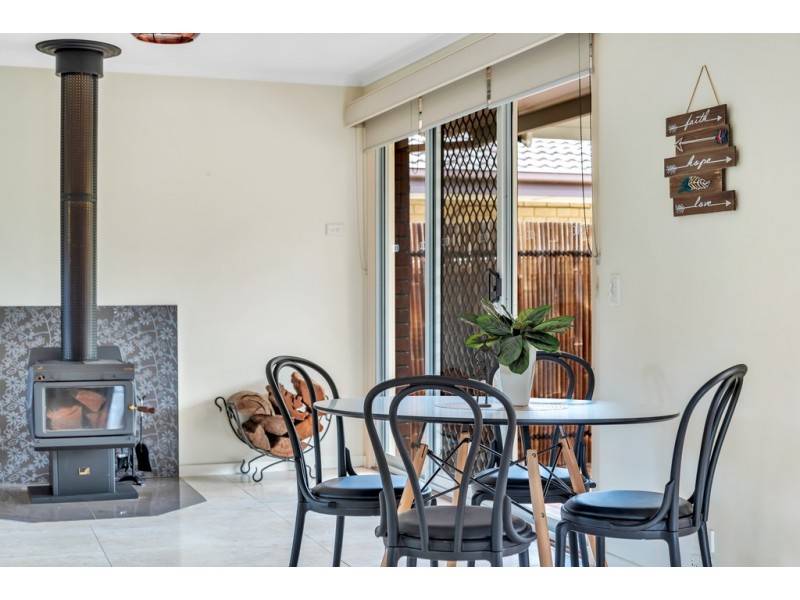 8 Streeton Court, Trott Park SA 5158