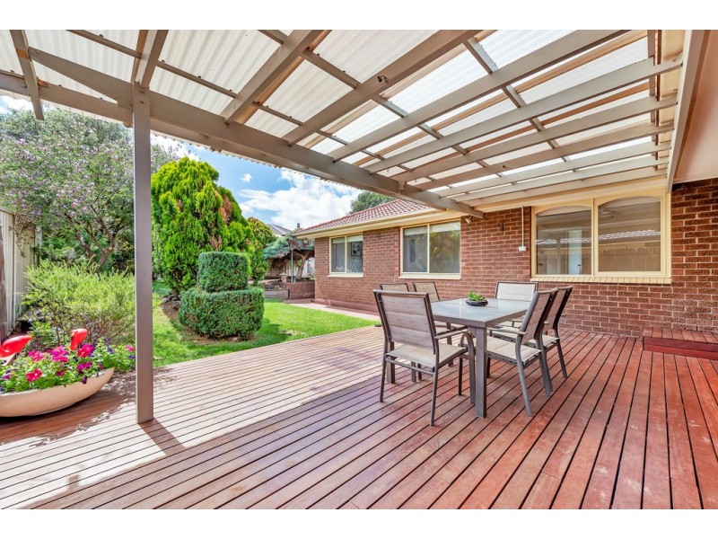 8 Streeton Court, Trott Park SA 5158