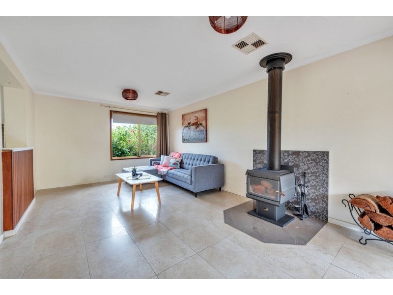 8 Streeton Court, Trott Park SA 5158