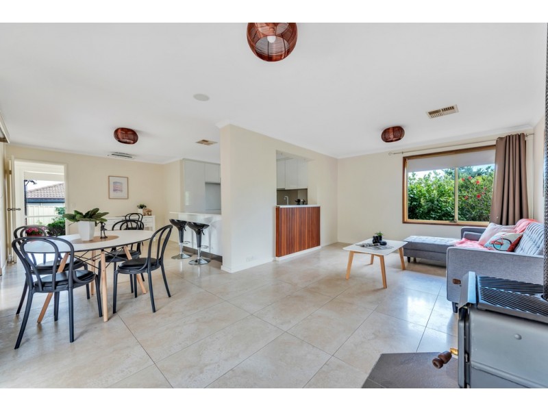 8 Streeton Court, Trott Park SA 5158