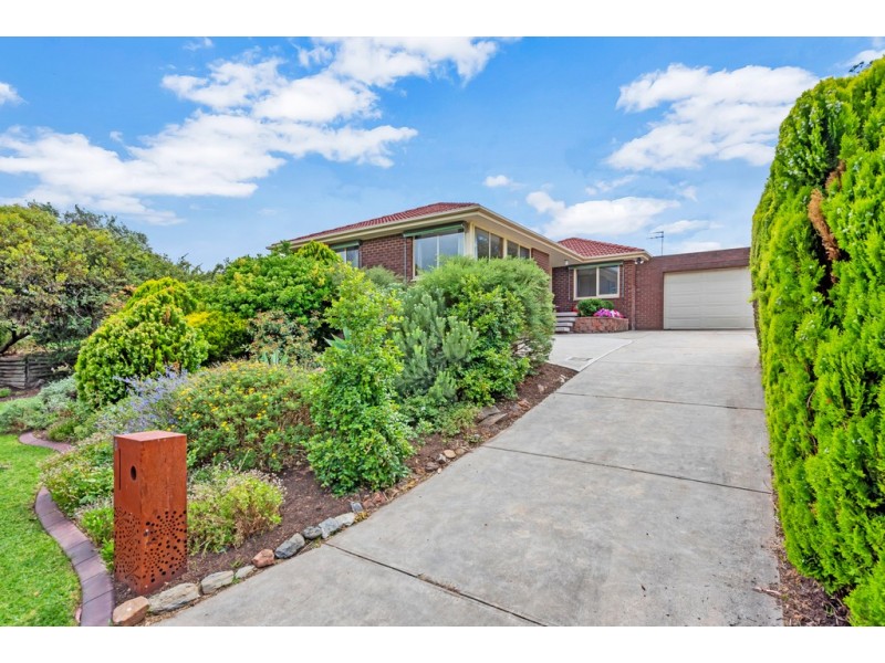 8 Streeton Court, Trott Park SA 5158