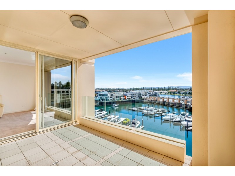62/3 Holdfast Promenade, Glenelg SA 5045