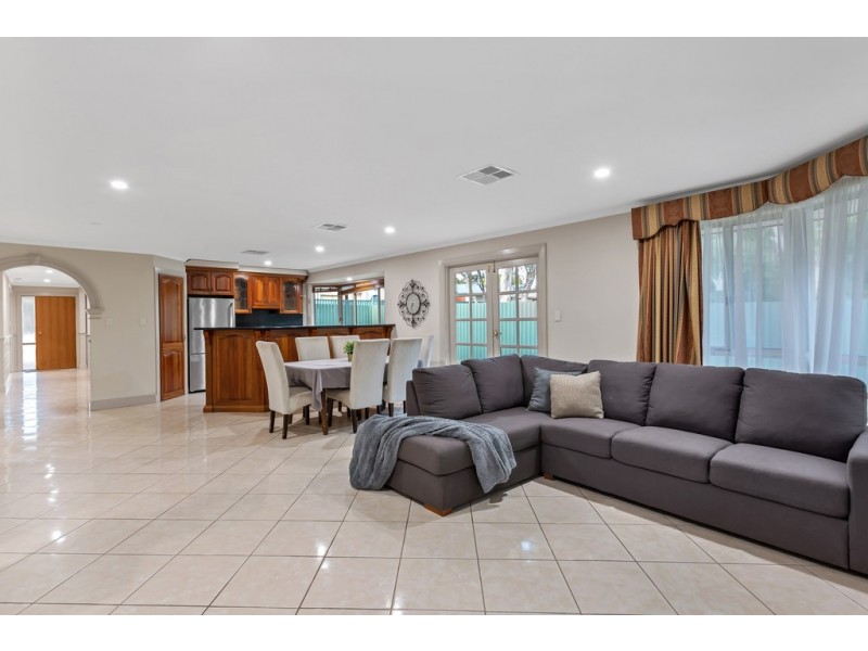 23 New York Road, Aberfoyle Park SA 5159