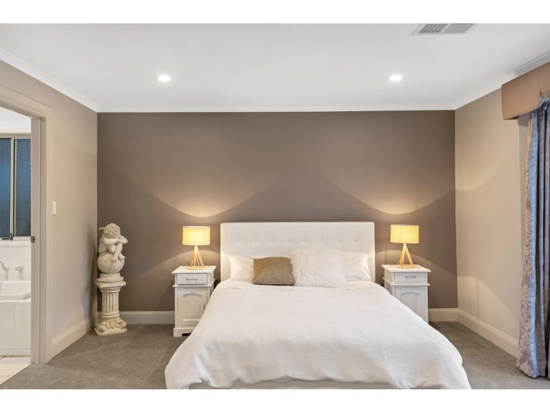 23 New York Road, Aberfoyle Park SA 5159