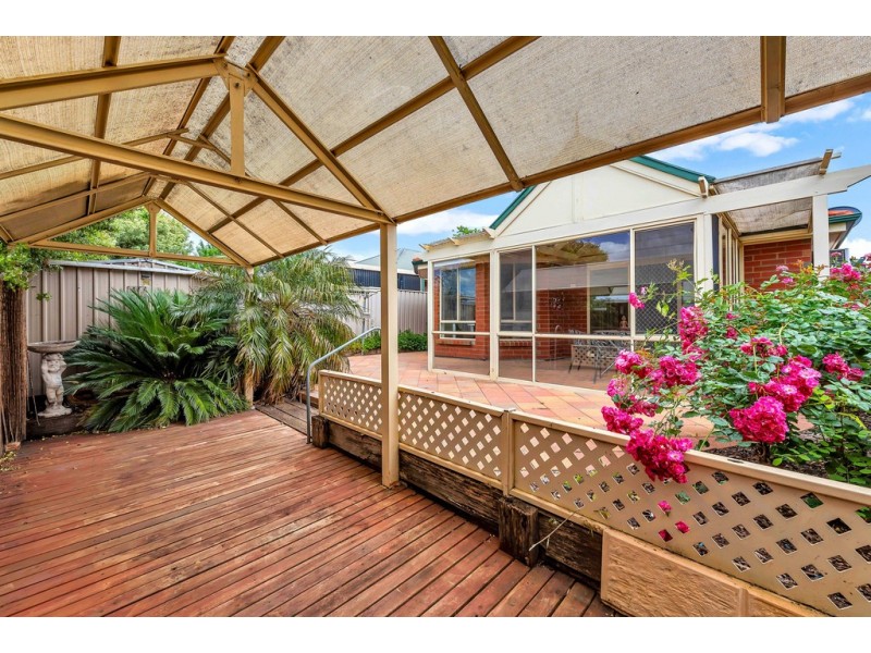 33 Dorrien Avenue, Woodcroft SA 5162