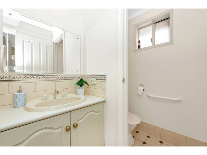 33 Dorrien Avenue, Woodcroft SA 5162