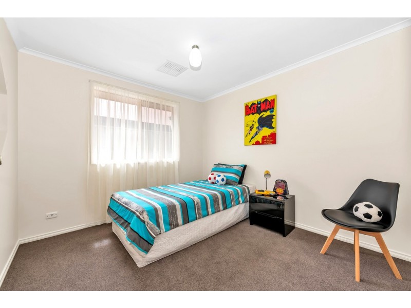 33 Dorrien Avenue, Woodcroft SA 5162