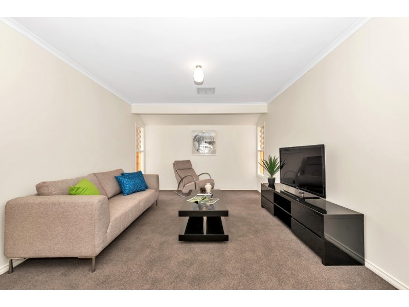 33 Dorrien Avenue, Woodcroft SA 5162