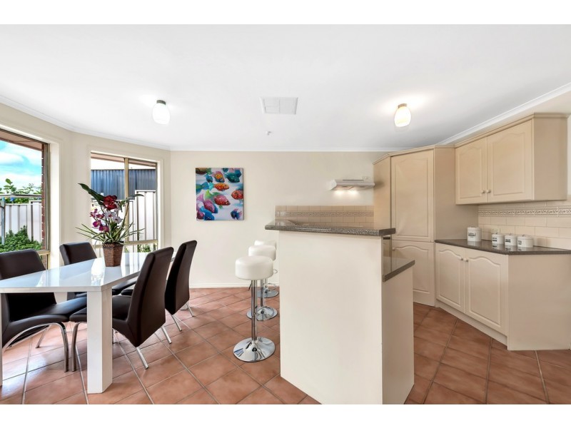 33 Dorrien Avenue, Woodcroft SA 5162