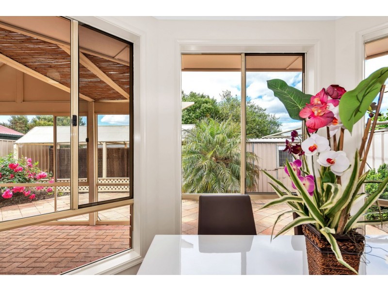 33 Dorrien Avenue, Woodcroft SA 5162