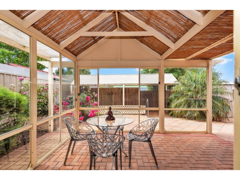 33 Dorrien Avenue, Woodcroft SA 5162