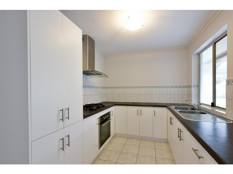 2 Madigan Crescent, Woodcroft SA 5162