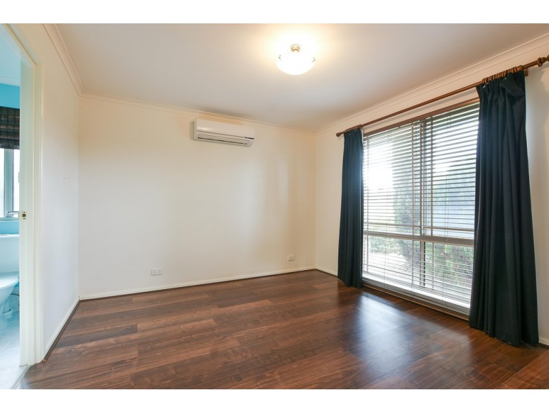 2 Madigan Crescent, Woodcroft SA 5162