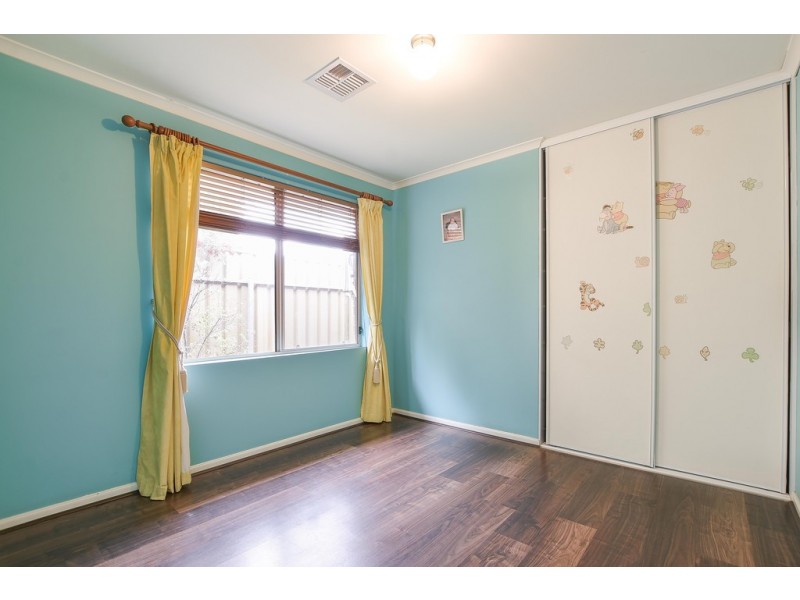 2 Madigan Crescent, Woodcroft SA 5162