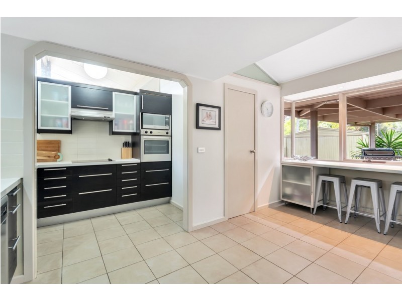 8 Woodlea Drive, Aberfoyle Park SA 5159