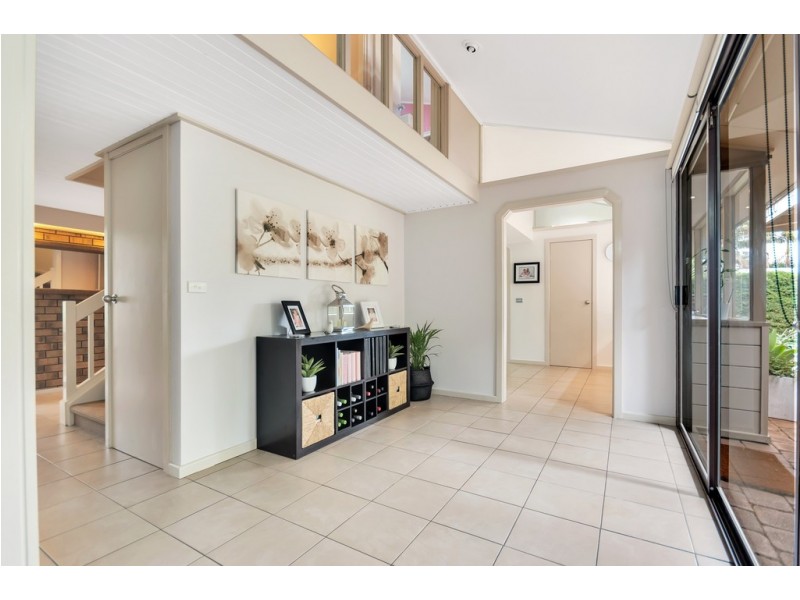 8 Woodlea Drive, Aberfoyle Park SA 5159