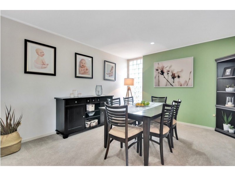 8 Woodlea Drive, Aberfoyle Park SA 5159