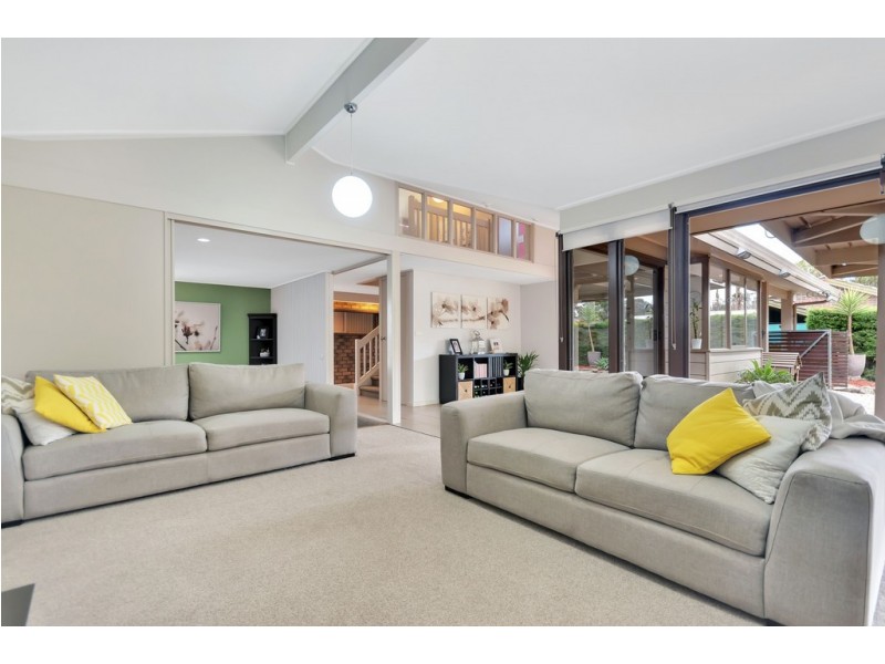 8 Woodlea Drive, Aberfoyle Park SA 5159