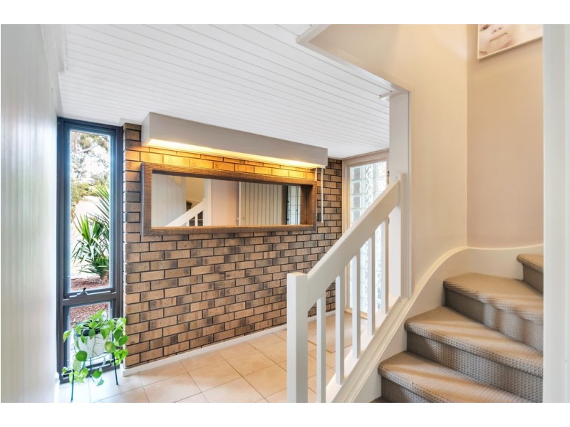 8 Woodlea Drive, Aberfoyle Park SA 5159