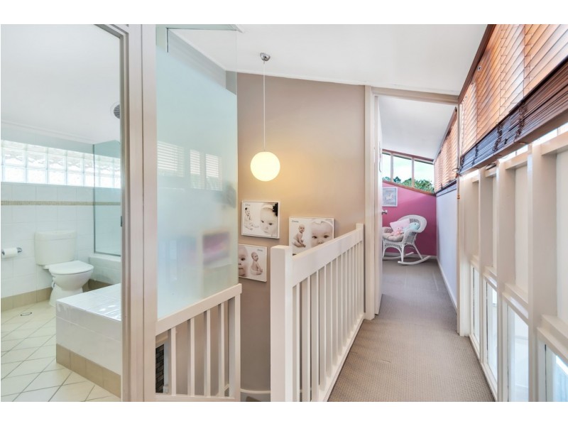 8 Woodlea Drive, Aberfoyle Park SA 5159