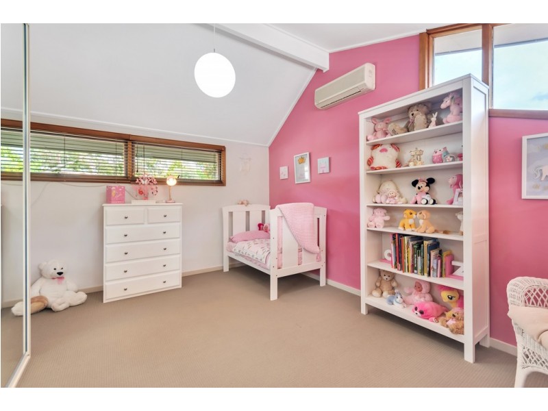 8 Woodlea Drive, Aberfoyle Park SA 5159