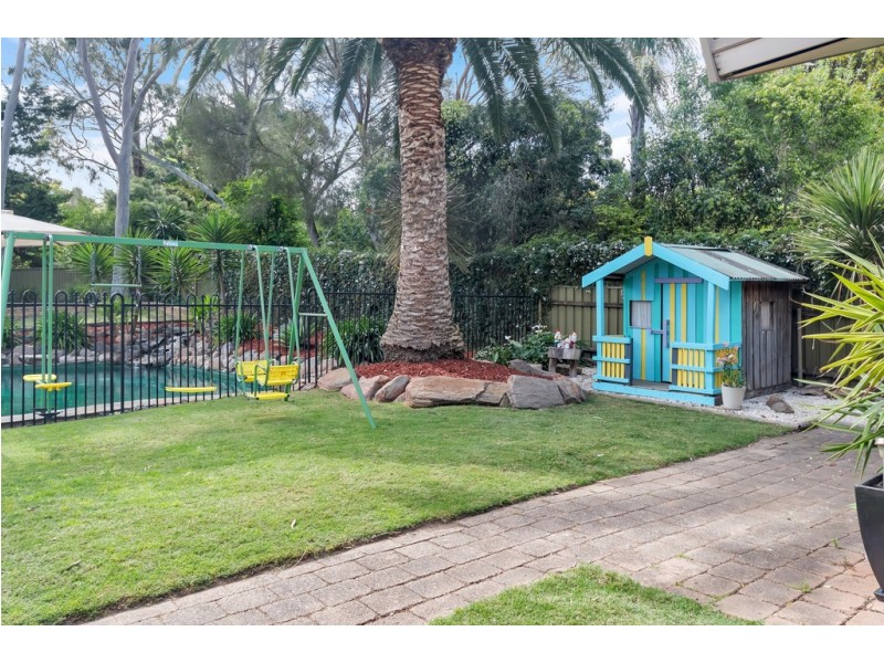 8 Woodlea Drive, Aberfoyle Park SA 5159