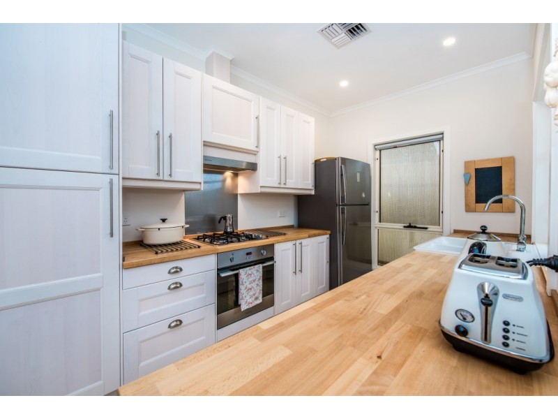 9 Quamby Court, Happy Valley SA 5159