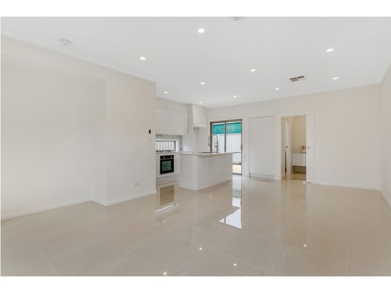 8 Oak Avenue, Clovelly Park SA 5042