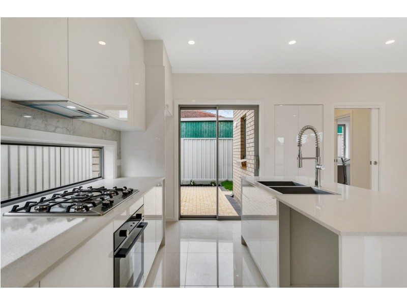 8 Oak Avenue, Clovelly Park SA 5042