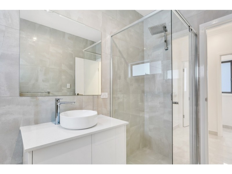 8 Oak Avenue, Clovelly Park SA 5042