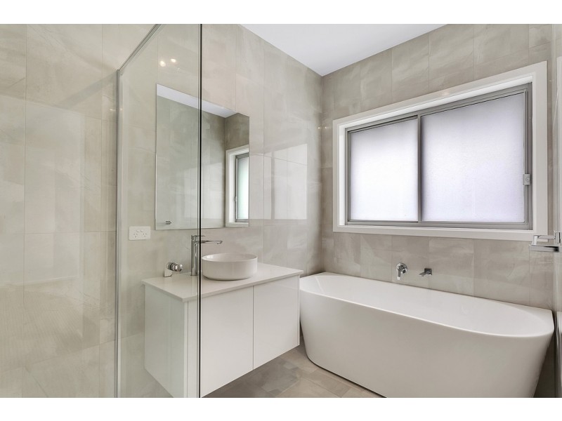 8 Oak Avenue, Clovelly Park SA 5042