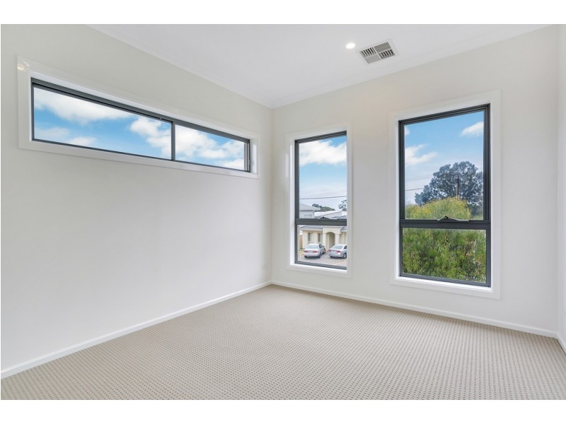 8 Oak Avenue, Clovelly Park SA 5042