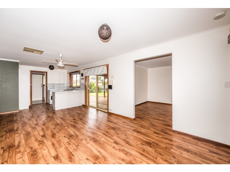 26 Jagger Cres, Woodcroft SA 5162